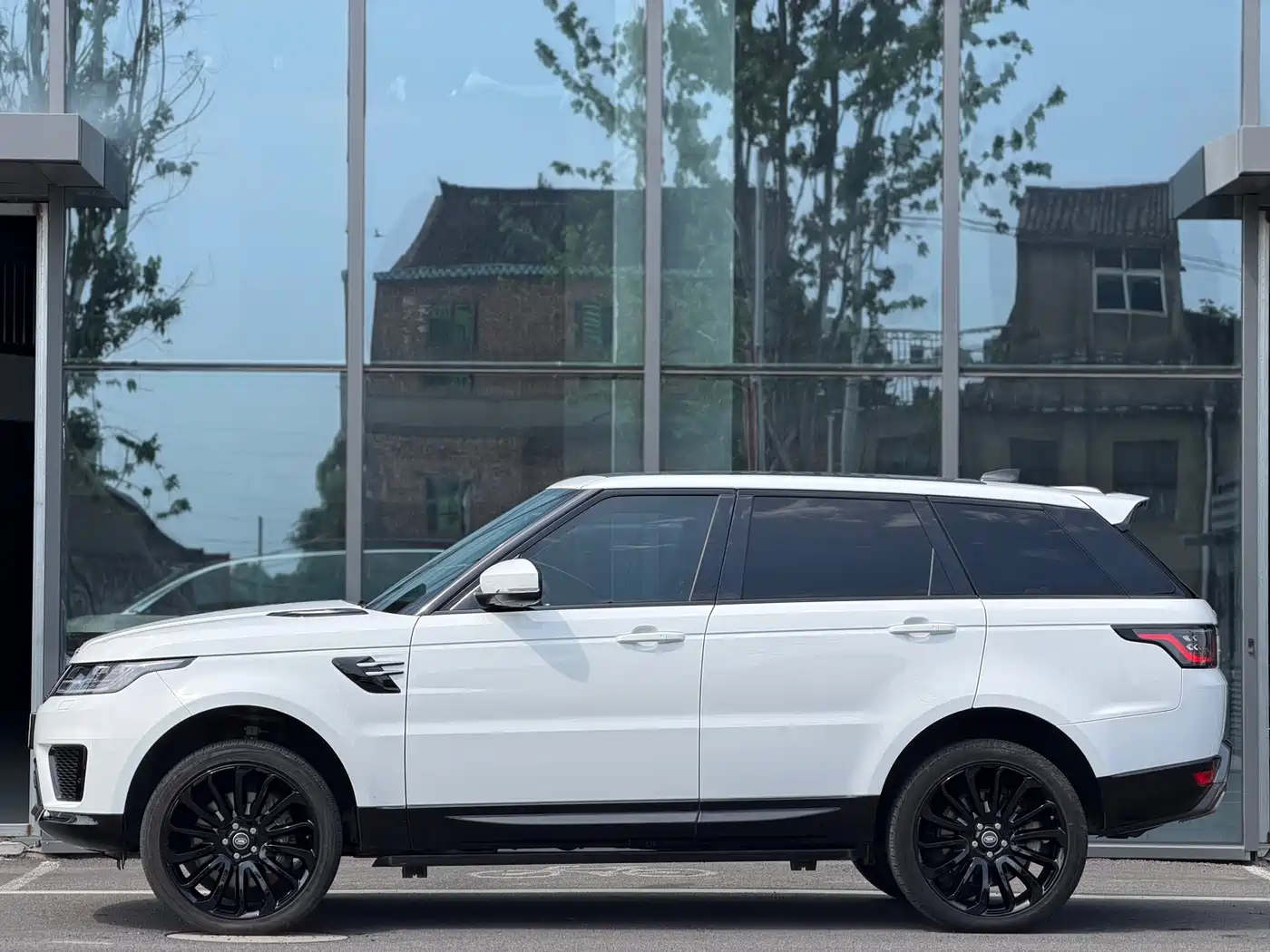 Land Rover Range Rover Sport PHEV 2018 Model P400e фото 3
