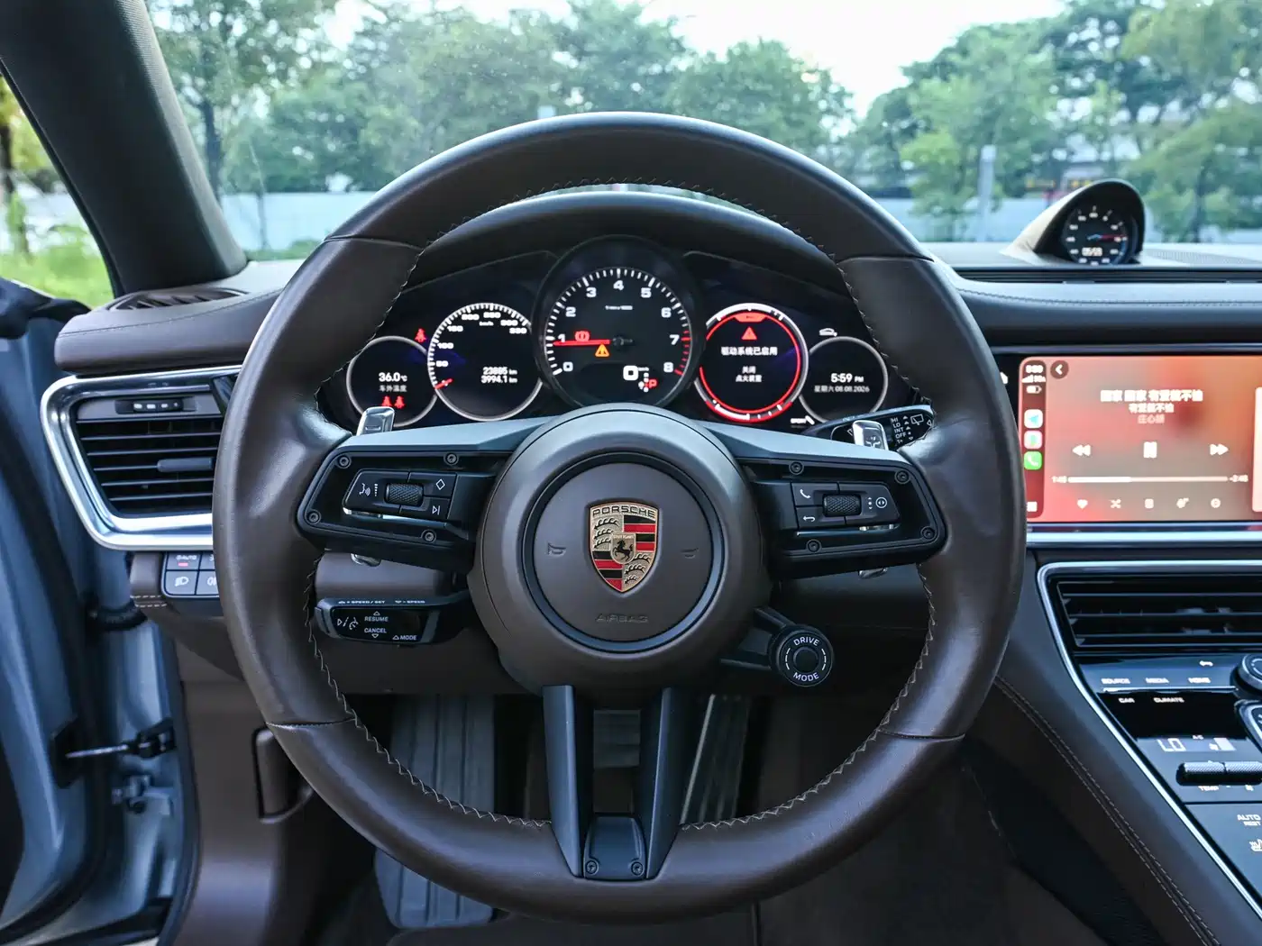 Фото 10 - Porsche Panamera