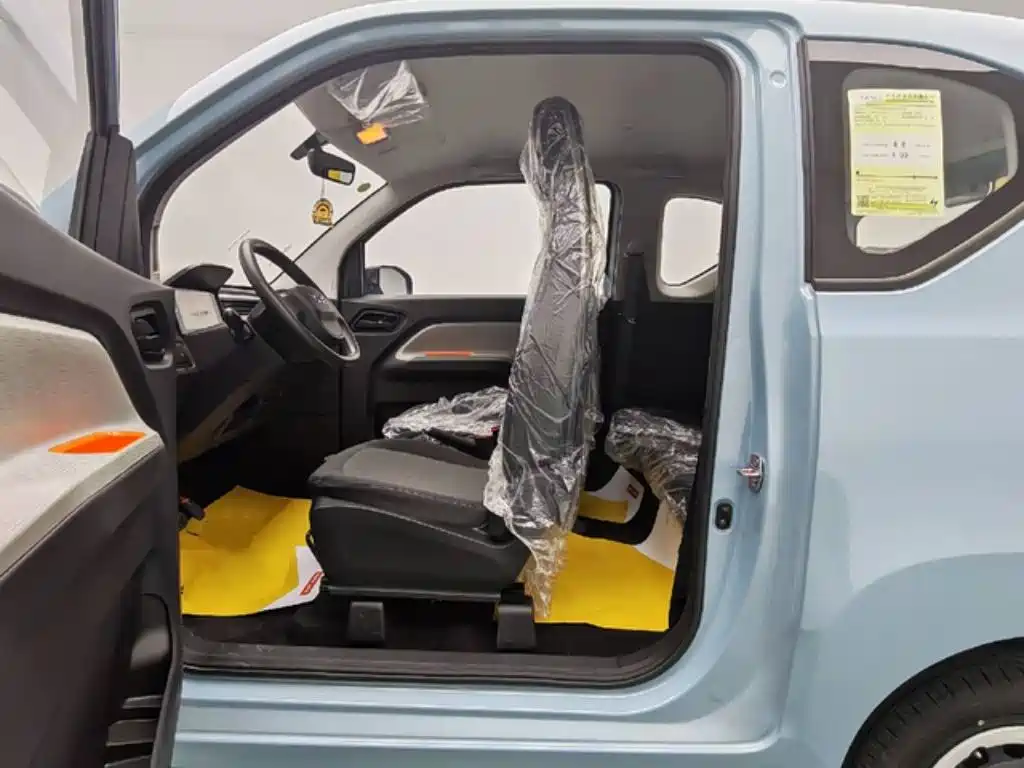 WULING AUTOMOBILE HONGGUANG MINIEV