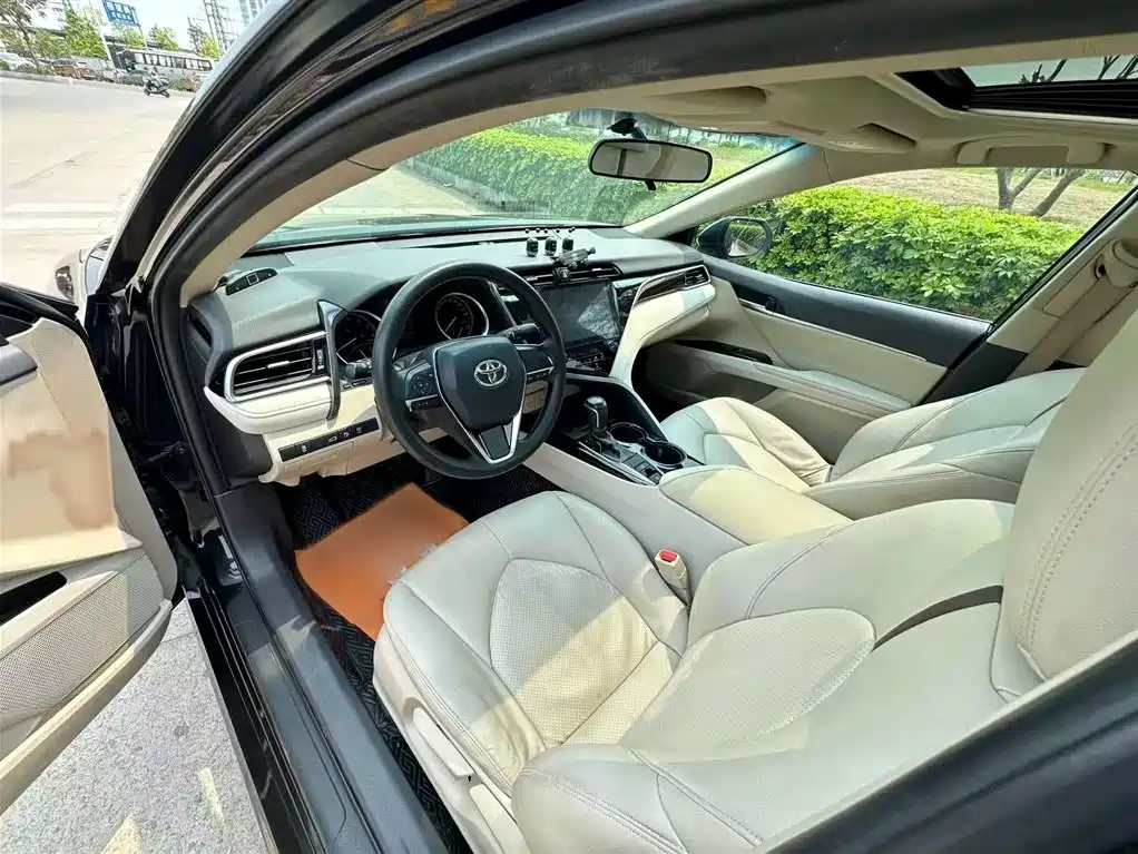 Toyota Camry 2018 2.0E Elite Edition фото 9