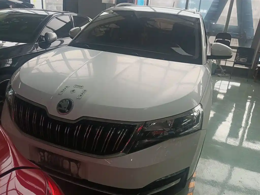 SKODA KOMICK