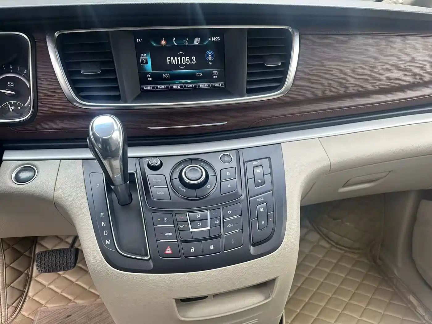 Buick GL8 2018 28T Luxury Model China VI фото 9
