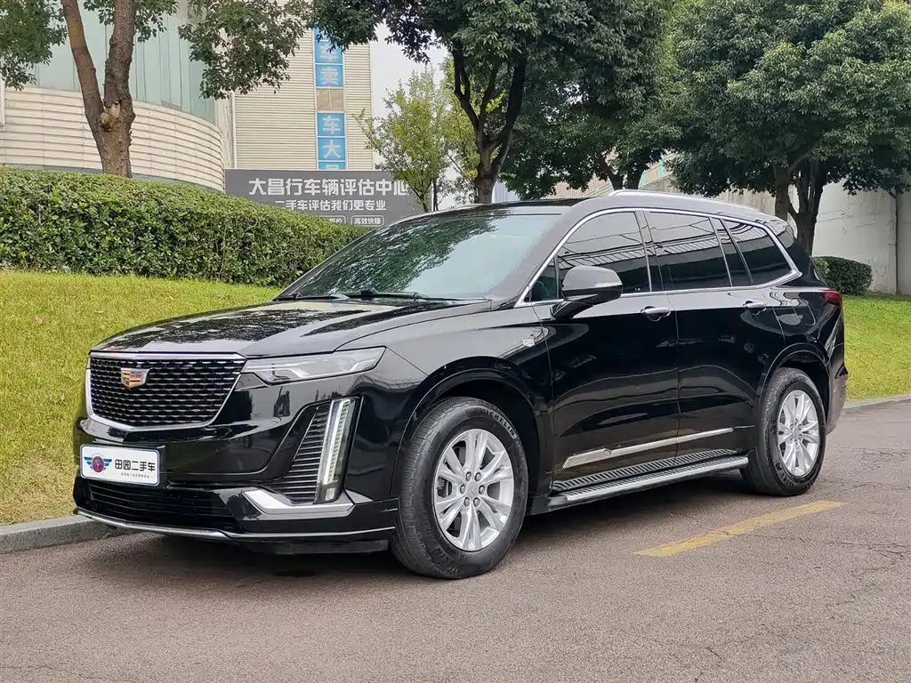 CADILLAC XT6