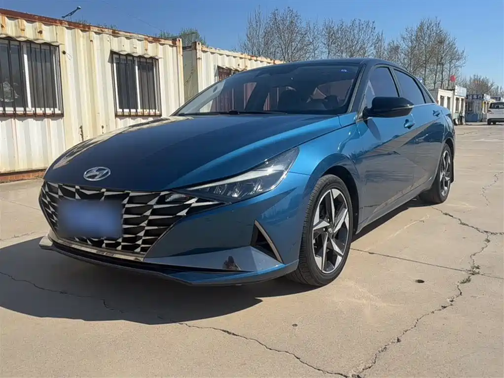 Hyundai Elantra 2021 1.5L CVT LUX Premium Edition