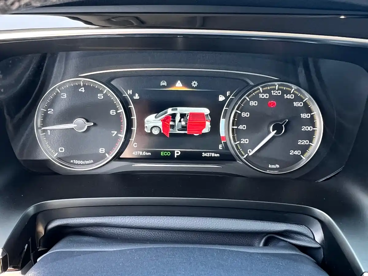 GAC Trumpchi Trumpchi M8 2023 Leading Series 390T Premium Edition фото 8