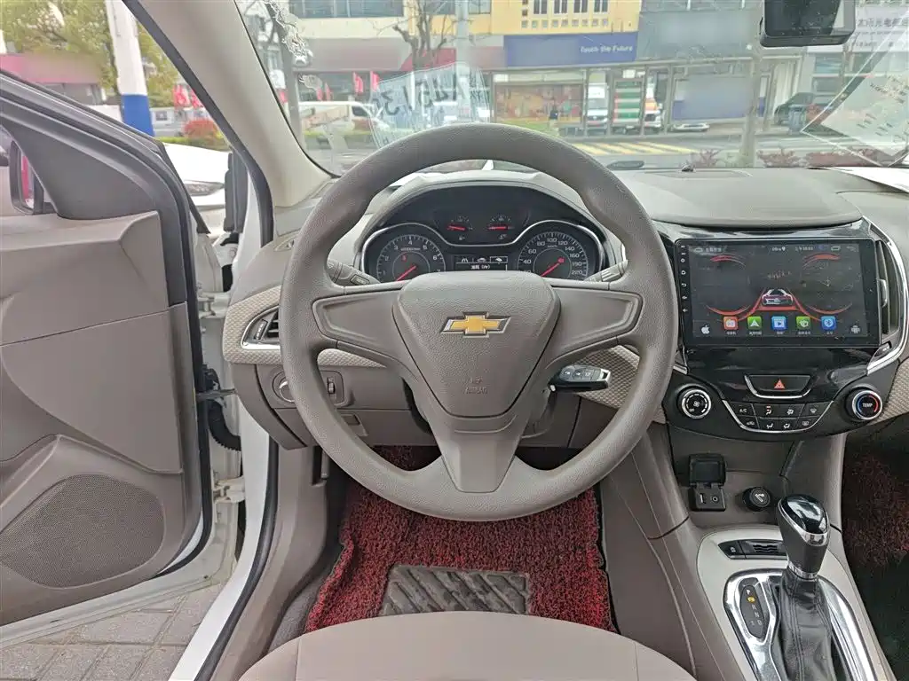 Chevrolet Cruze 2015 1.5L Automatic Fashion Navigation Edition фото 11