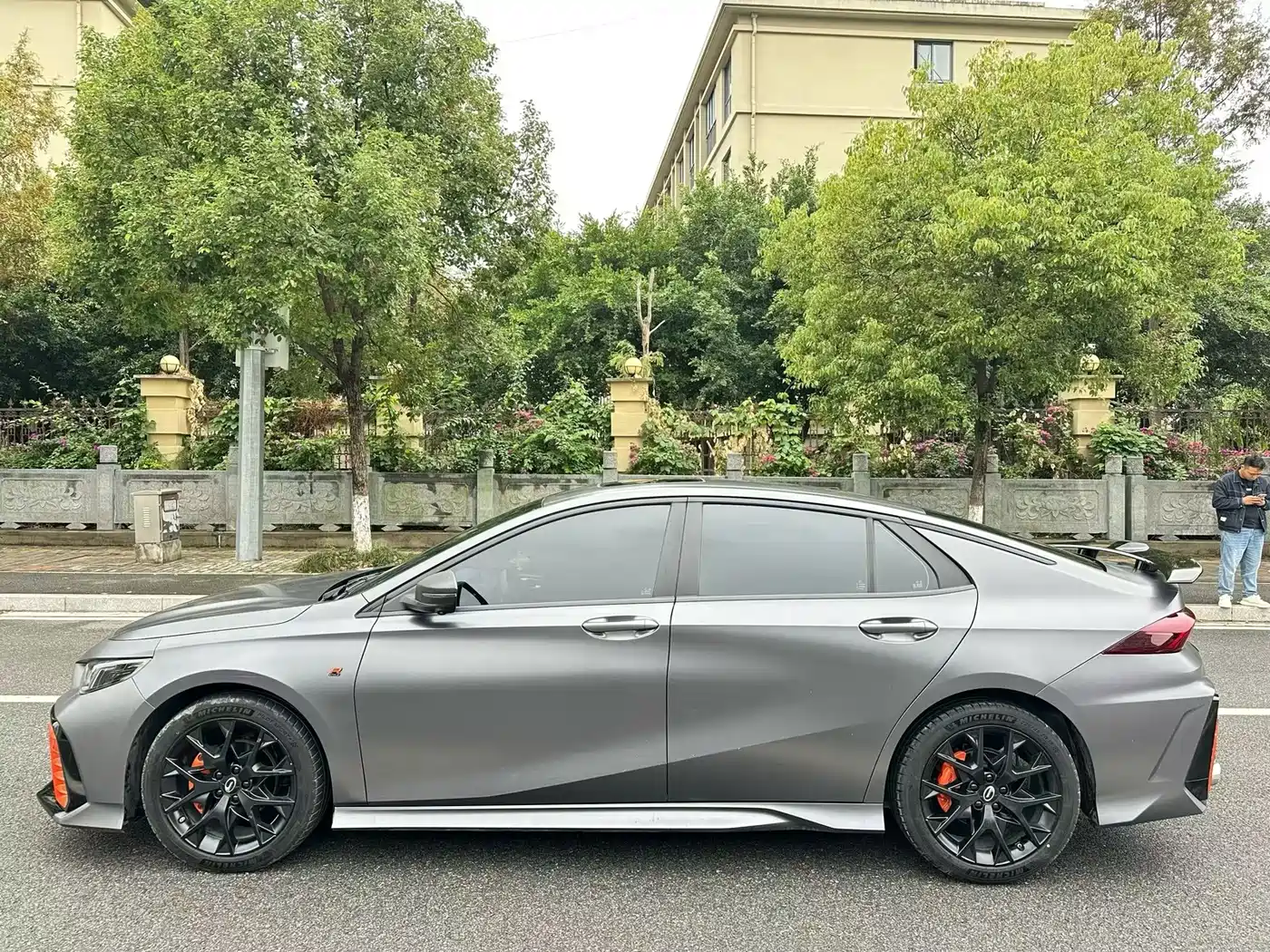 GAC Trumpchi Trumpchi Emkoo 2022 270T DCT J16 R-style Track Edition фото 3