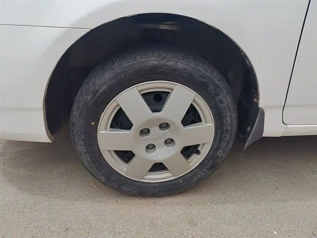 BYD F3 2015 Energy-saving Edition 1.5L Manual Comfort фото 23