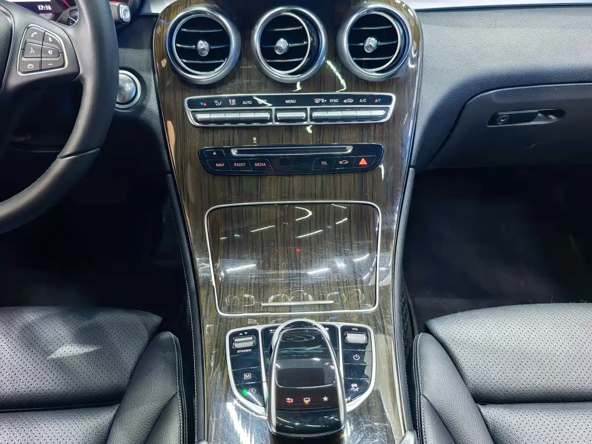 Mercedes-Benz GLC 2016 GLC 260 4MATIC Luxury фото 10