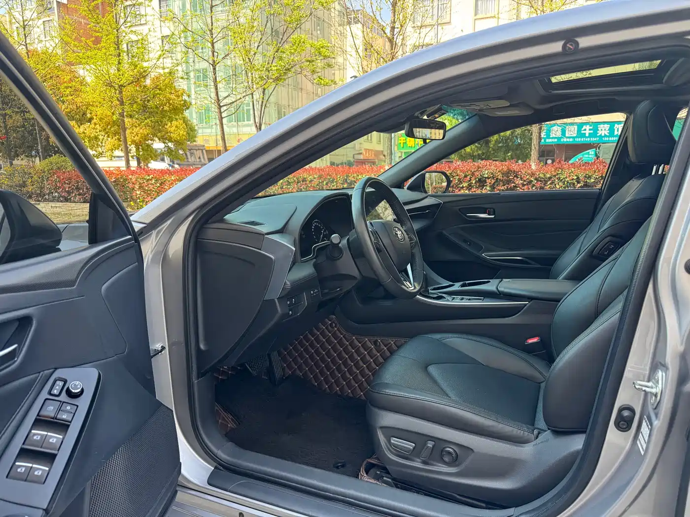 Toyota Avalon 2019 Hybrid 2.5L Luxury Edition China VI фото 4