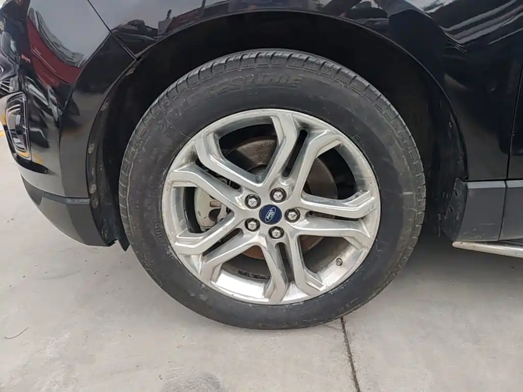 Photo 23 - Ford Edge