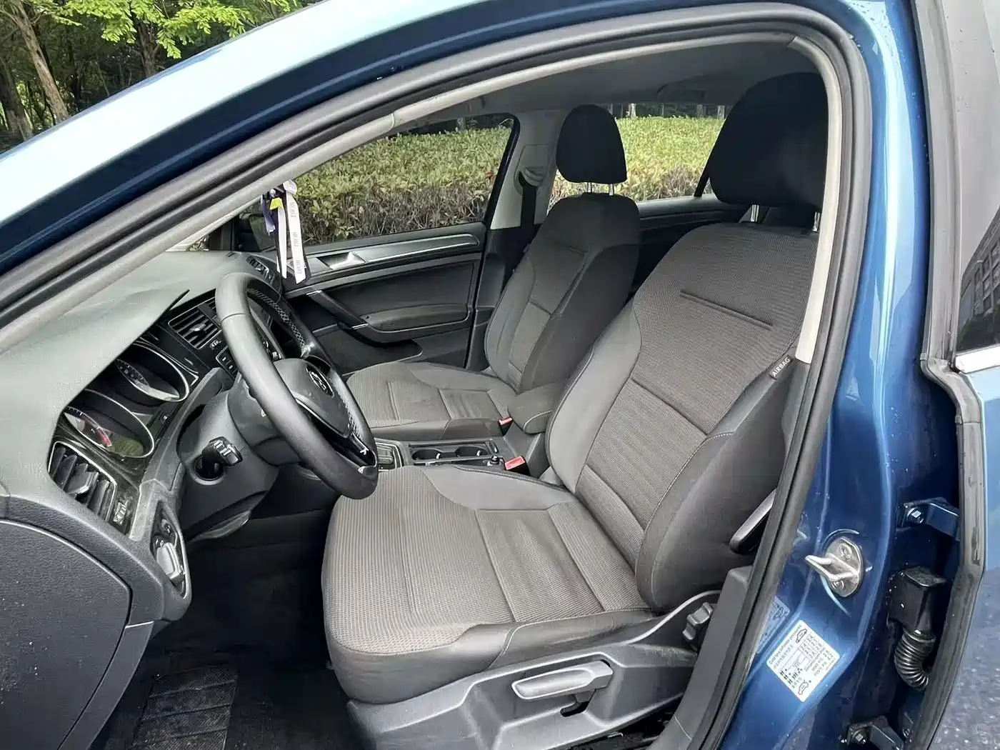 Volkswagen Golf 2017 230TSI Auto Comfort Millionth Anniversary Edition фото 11