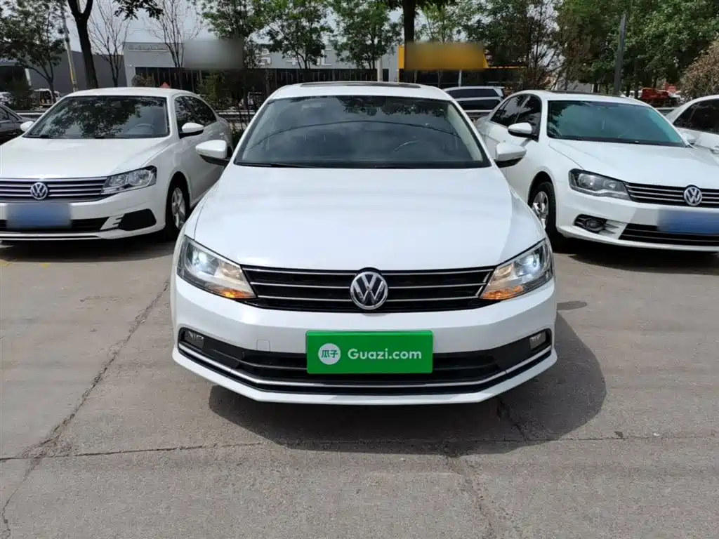 Volkswagen Sagitar 2016 230TSI 25th Anniversary Edition фото 3