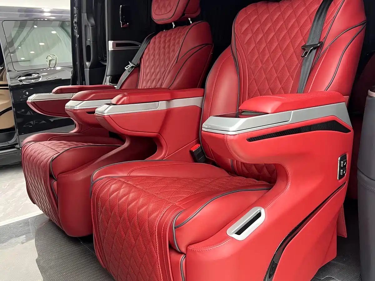 Mercedes-Benz Vito 2024 2.0T Business 7-Seater фото 11