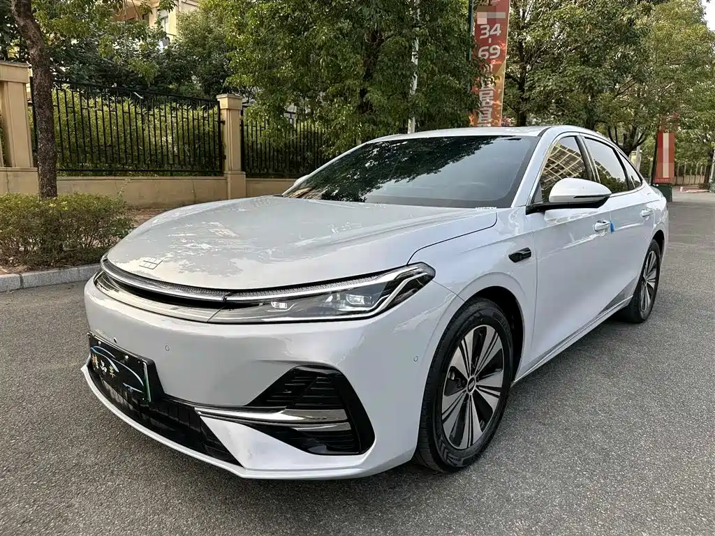 Geely Galaxy Galaxy A7 2025 EM-i 150km Long Voyage Edition