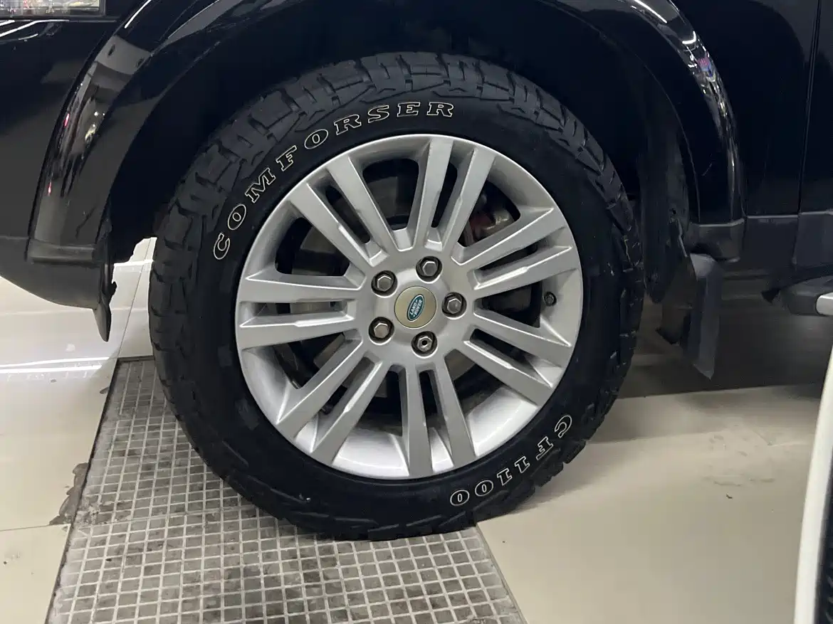 Land Rover Discovery 2014 3.0 SDV6 HSE Diesel фото 15