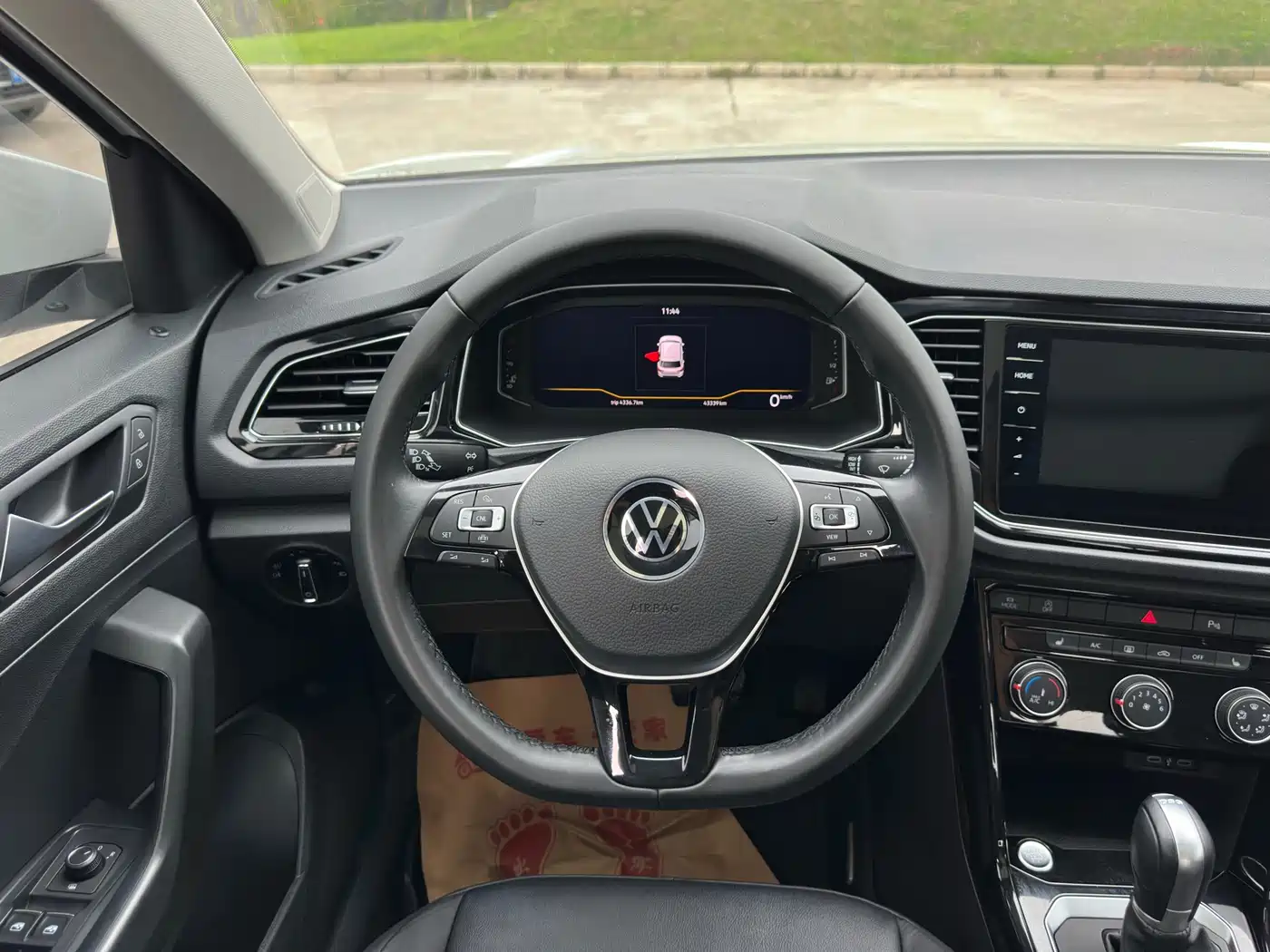 Volkswagen T-ROC 2022 280TSI DSG 2WD Comfort PLUS фото 11