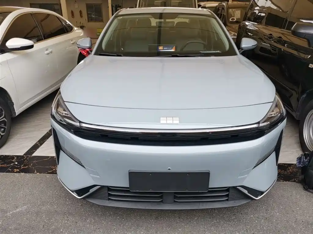 Geely Galaxy Galaxy L6 2025 EM-i 60km Voyage Edition фото 3