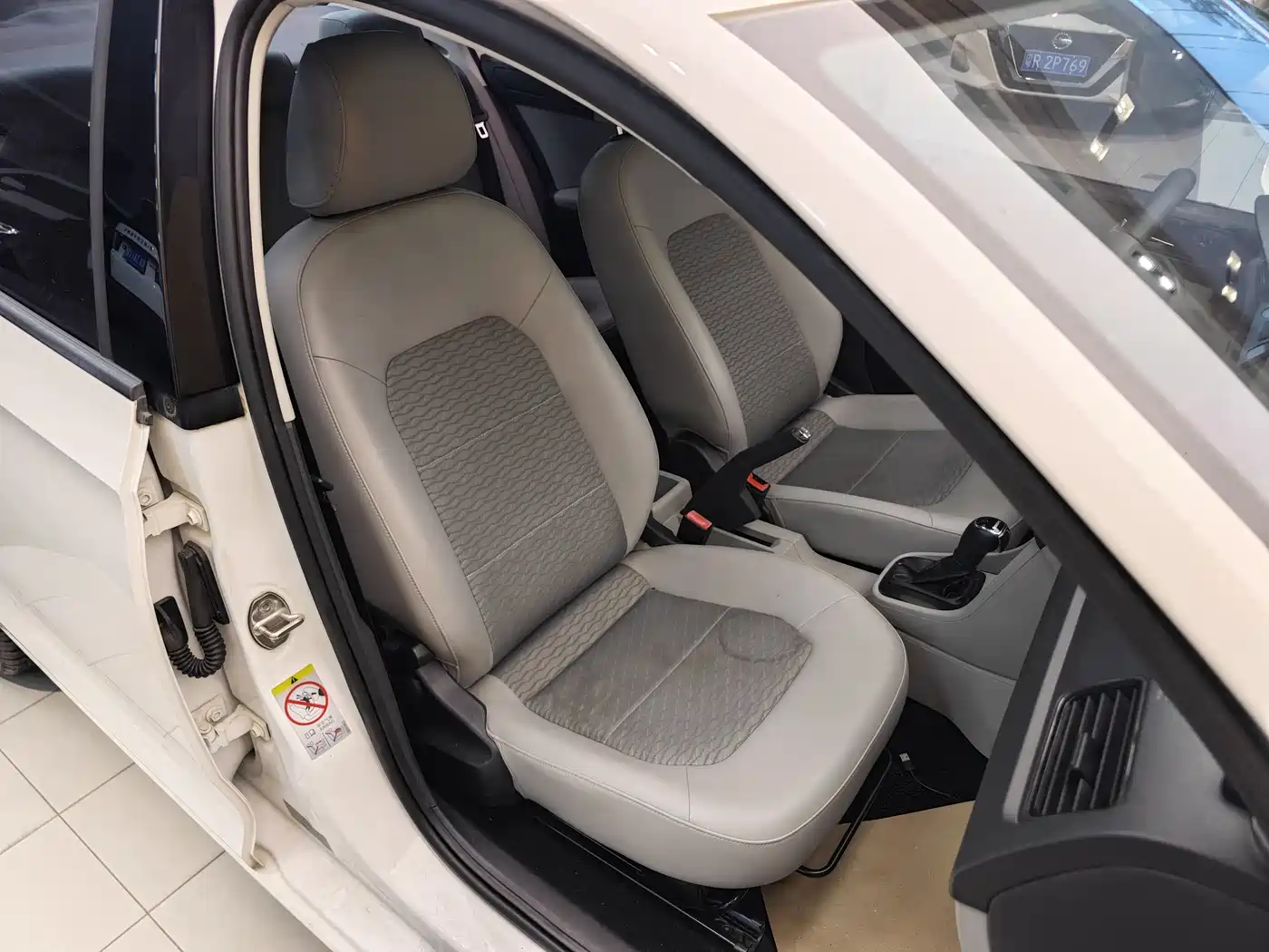 Škoda Rapid 2016 1.6L Automatic Pioneer Edition фото 30
