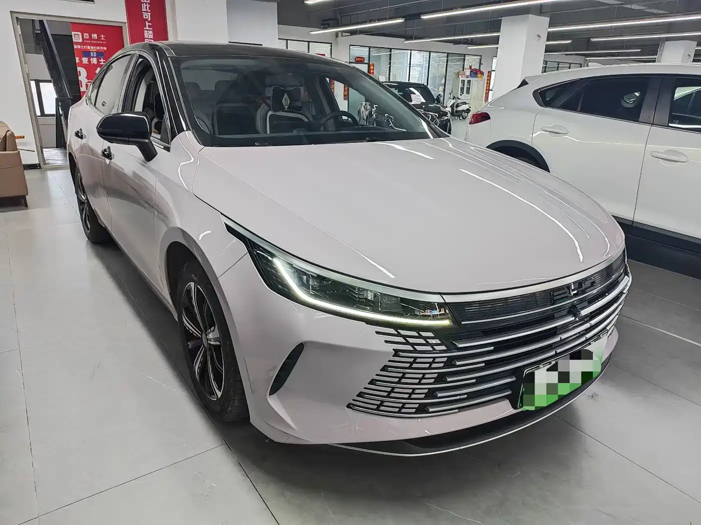 BYD Destroyer 05 2023 Champion Edition DM-i 120KM Honor фото 3