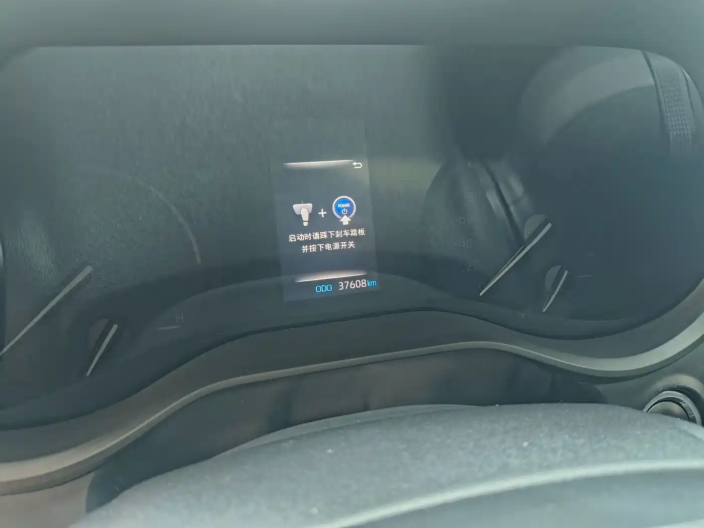 Toyota Granvia 2024 2.5L Hybrid Luxury фото 13