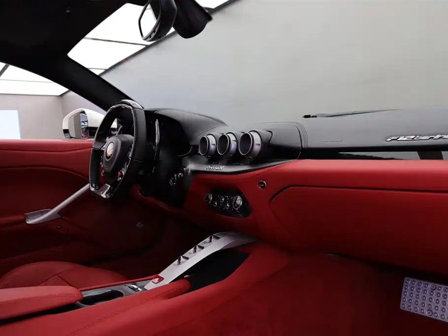 Ferrari F12berlinetta 2013 6.3L Standard фото 8