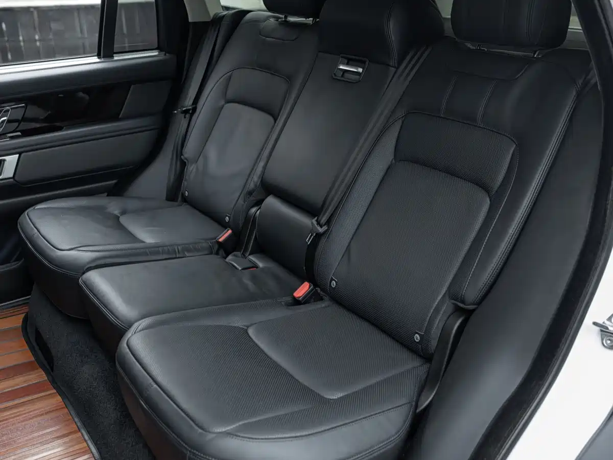 Land Rover Range Rover 2020 3.0 L6 Heritage Extended Edition фото 20
