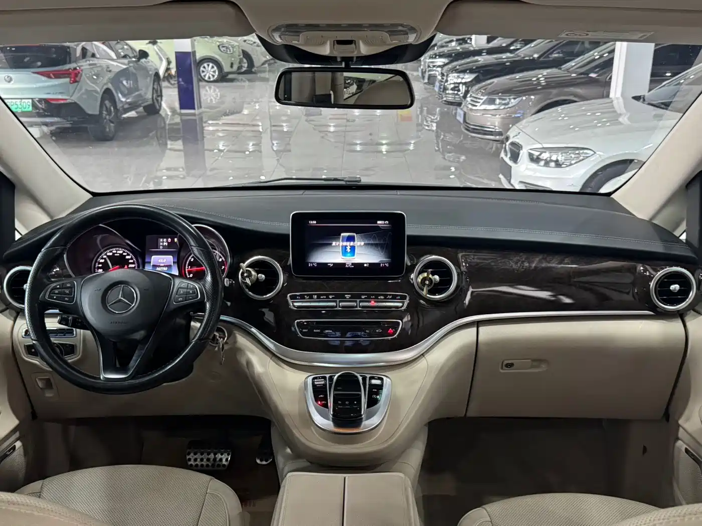 Mercedes-Benz V-Class 2016 V 260 Premium Edition фото 13