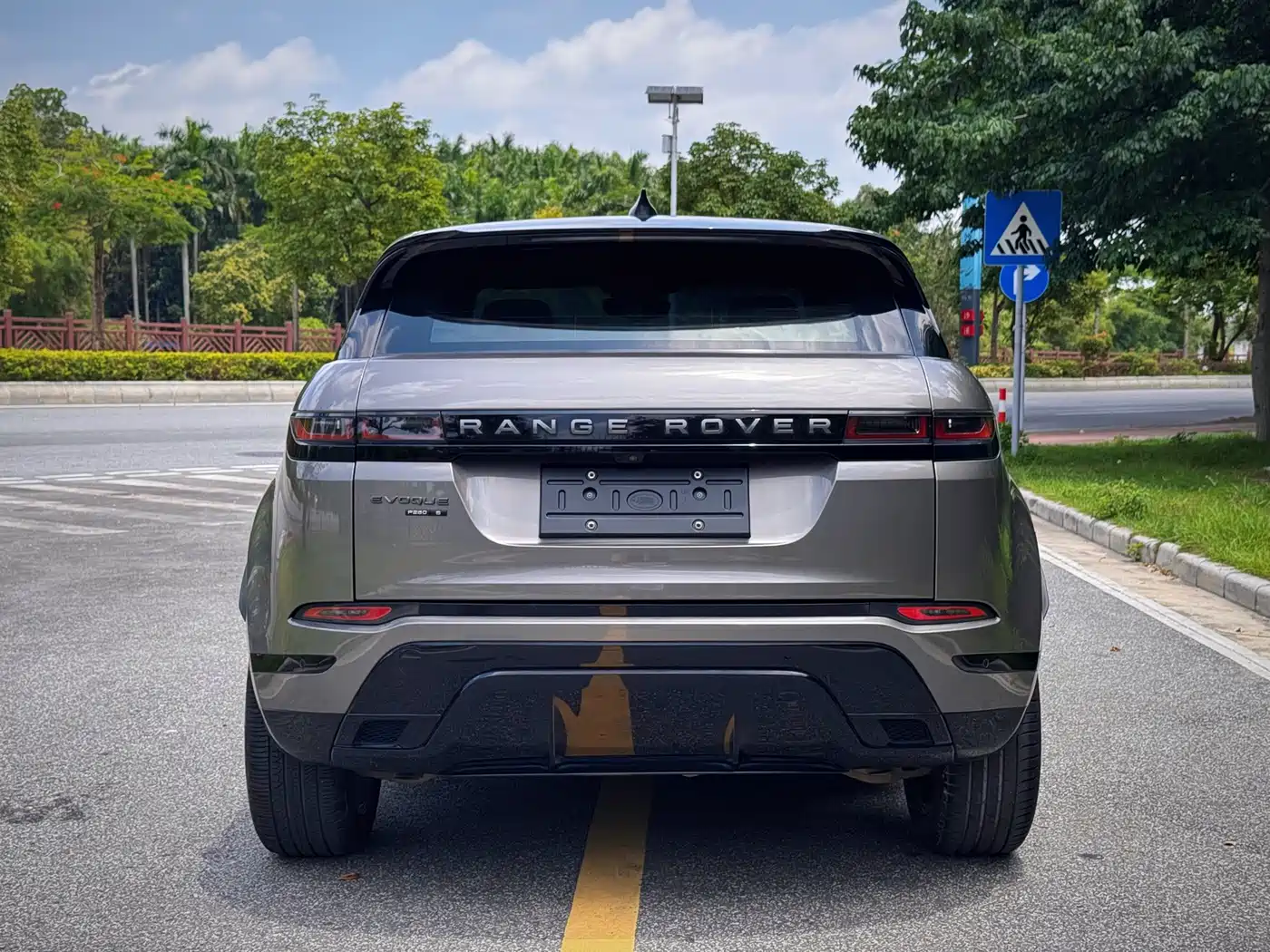 Land Rover Range Rover Evoque 2020 249PS R-DYNAMIC S Sport Edition фото 27