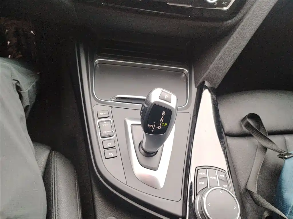 BMW 3 Series GT 2019 320i M Sport Package фото 14