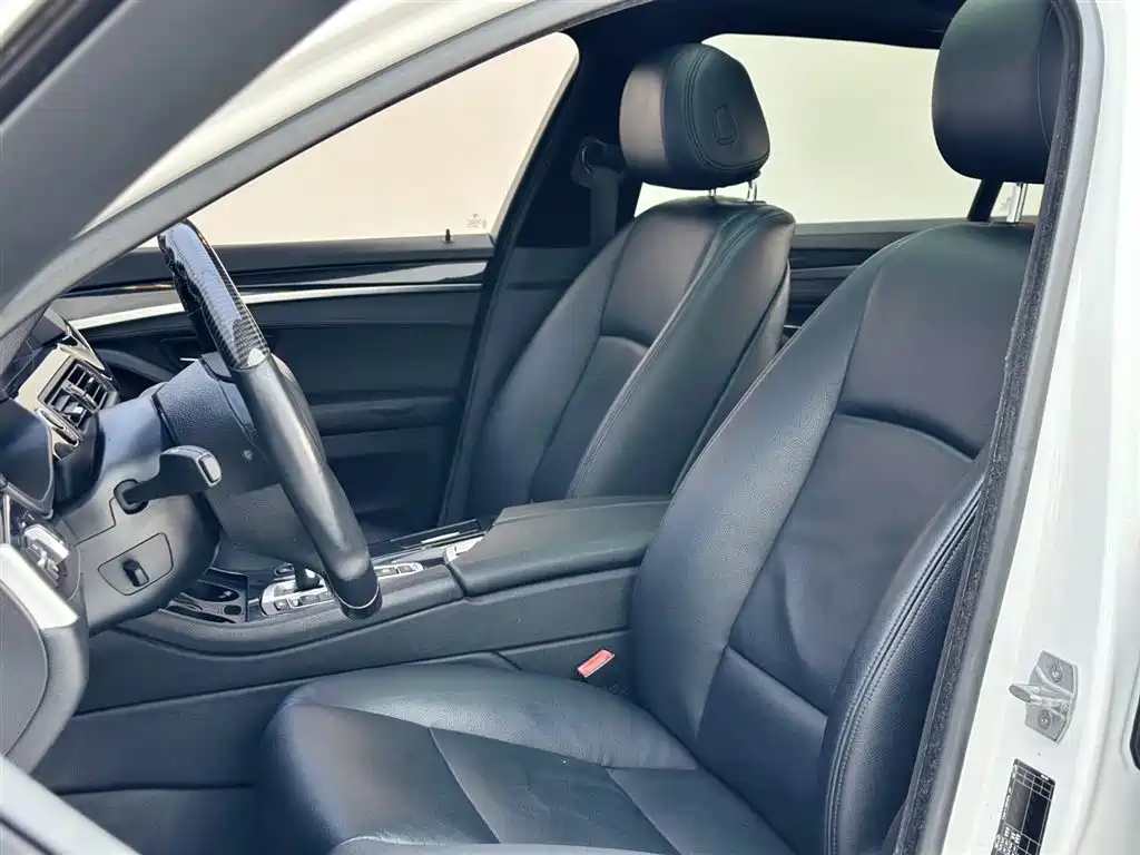 BMW 5 Series 2017 520Li Classic Edition фото 21