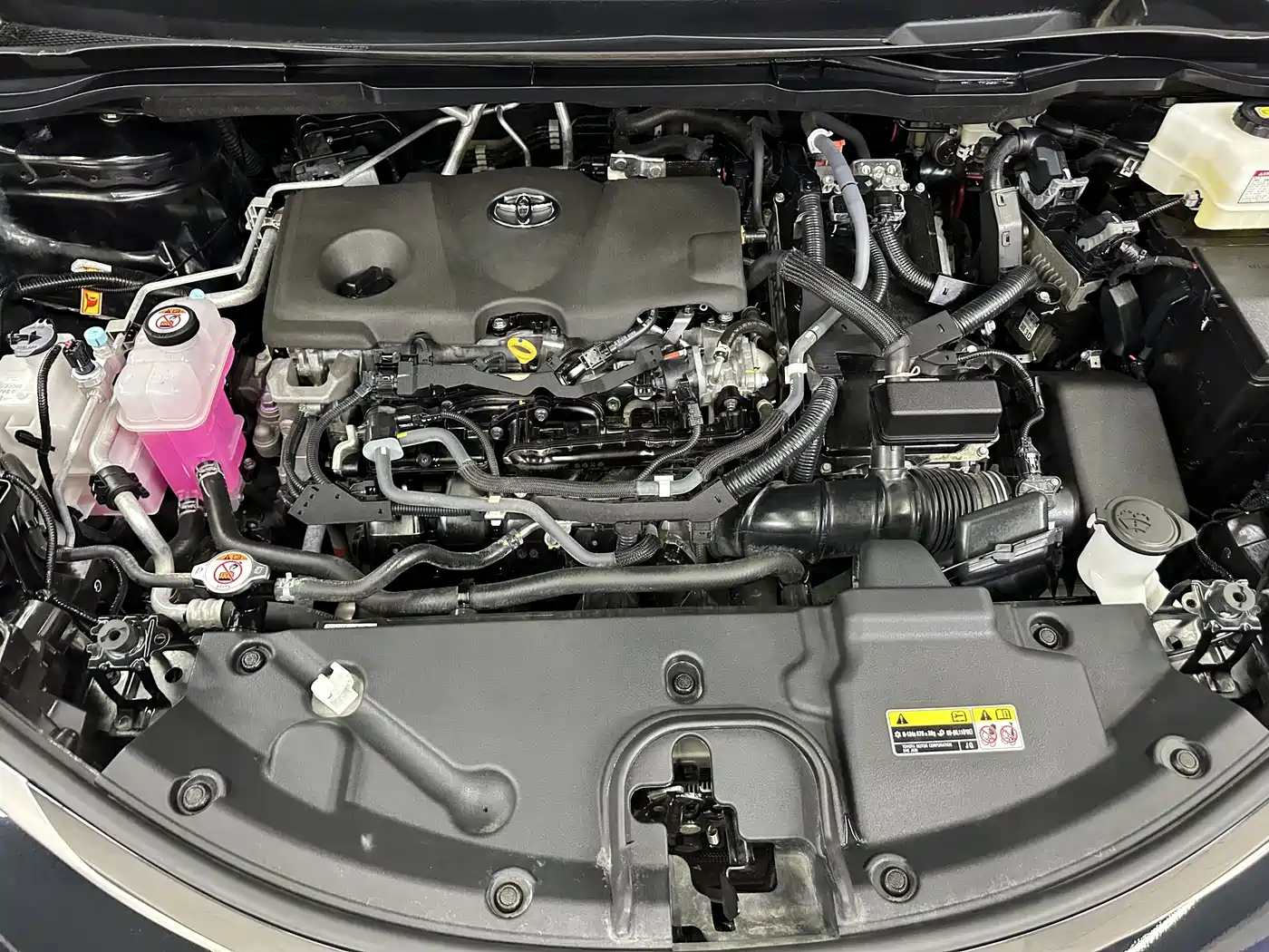Toyota Granvia 2024 2.5L Hybrid Luxury фото 23