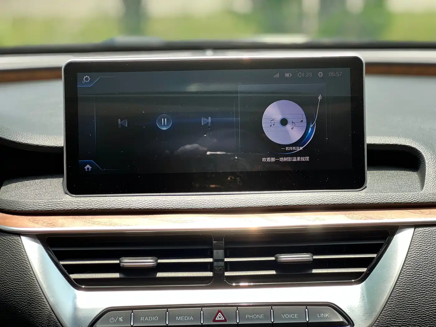 Hongqi H5 2018 Model 30TD Smart Connect Royal 60th Anniversary Edition фото 12