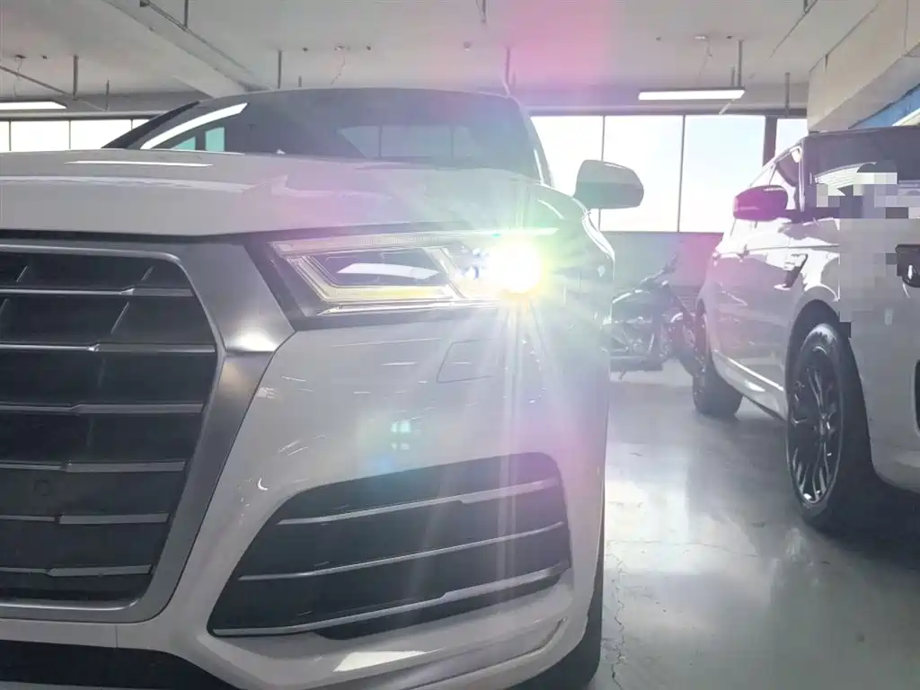 Audi Q5L 2020 Facelift 40 TFSI Honor Fashion фото 16