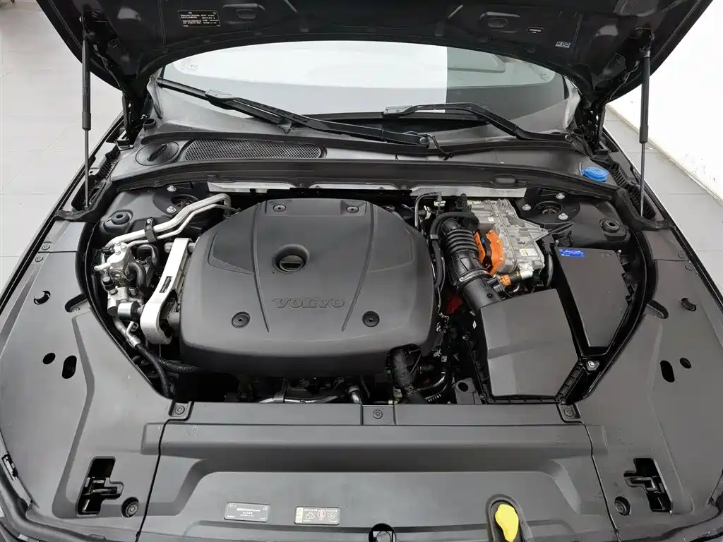 Volvo S90 Plug-in Hybrid 2022 T8 Recharge Plug-in Hybrid Momentum Luxury Edition фото 6