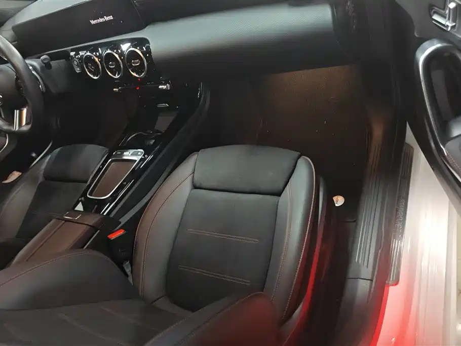 Mercedes-Benz CLA (Import) 2024 CLA 200 фото 8