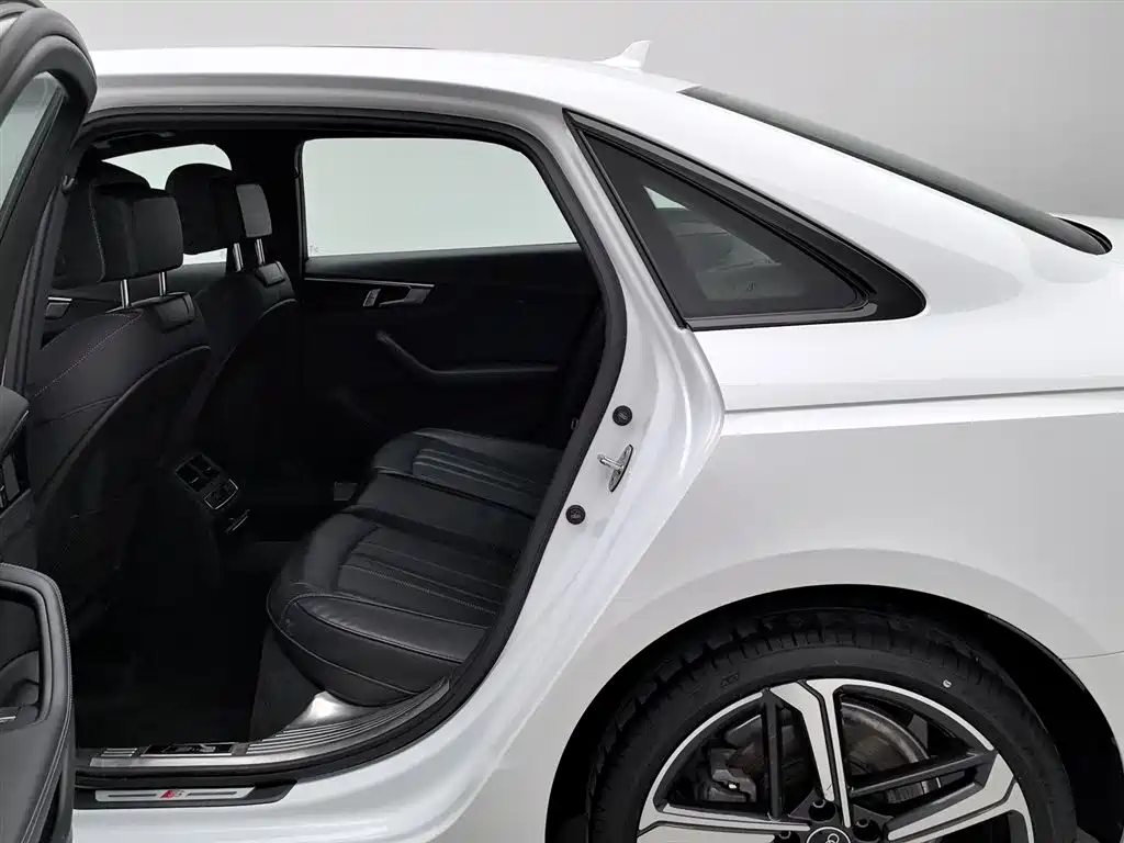 Audi A4L 2024 40 TFSI Luxury Dynamic фото 15