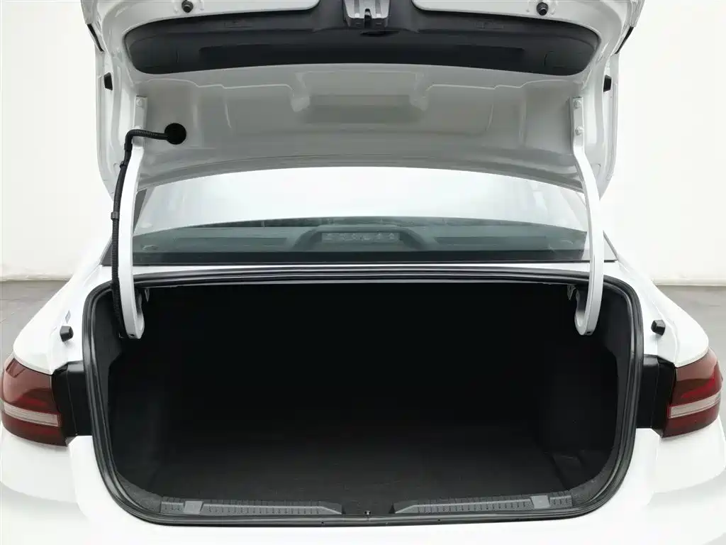 Volkswagen Lavida 2023 280TSI DSG Starlight Comfort Edition фото 16