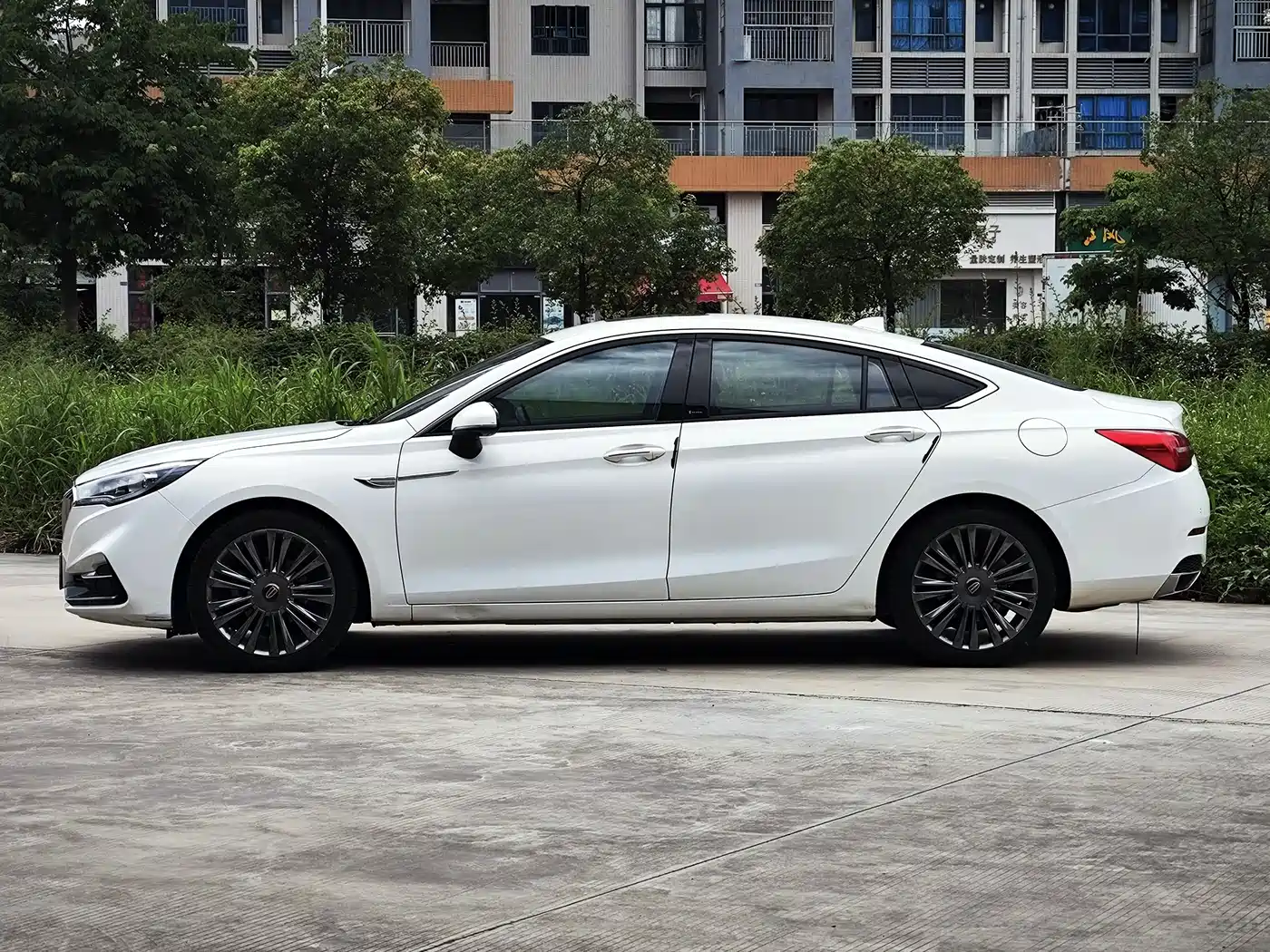 Hongqi H5 2020 1.5T DCT Qiyue Edition фото 6
