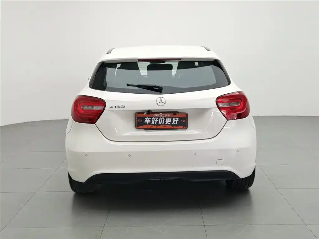 Mercedes-Benz A-Class (Import) 2015 A 180 фото 4