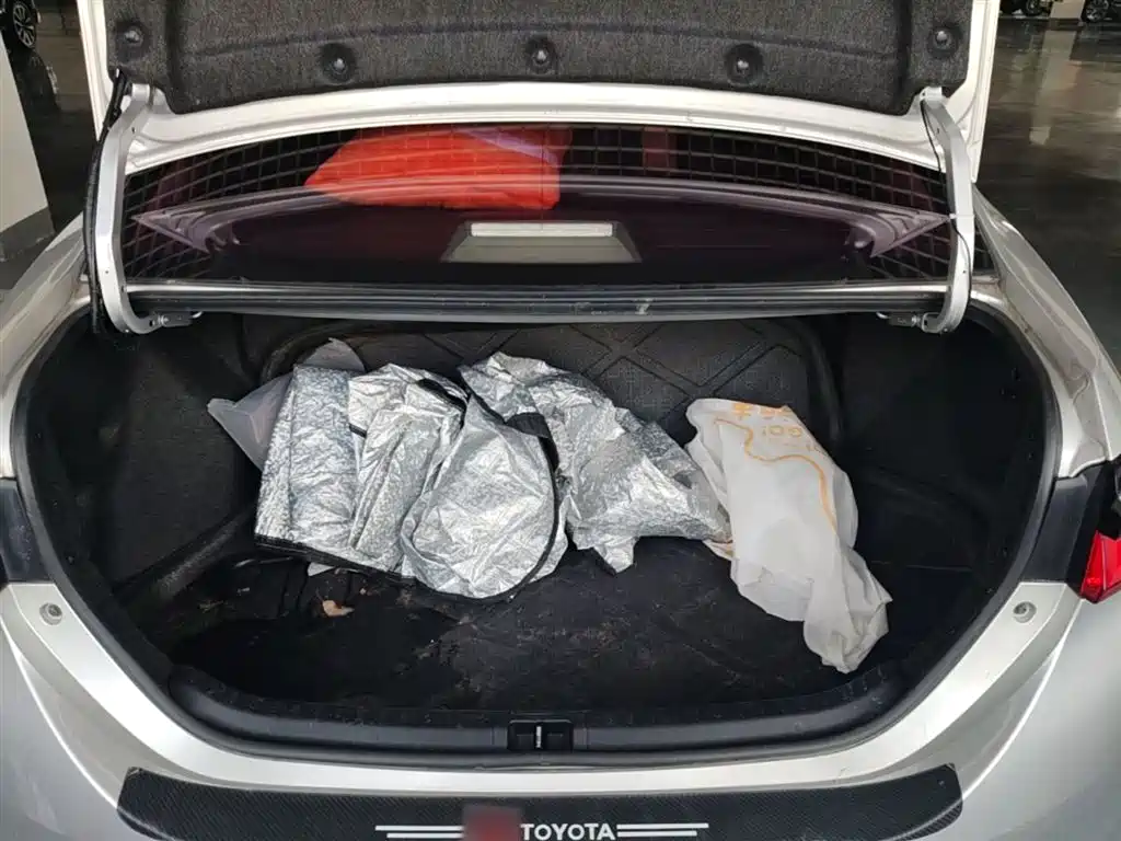 Toyota Corolla 2017 Facelift Hybrid 1.8L E-CVT Leading Edition фото 19