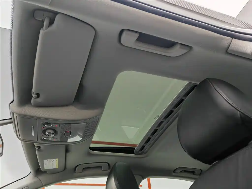 Audi A4L 2016 35 TFSI Collector's Edition S line Comfort фото 14
