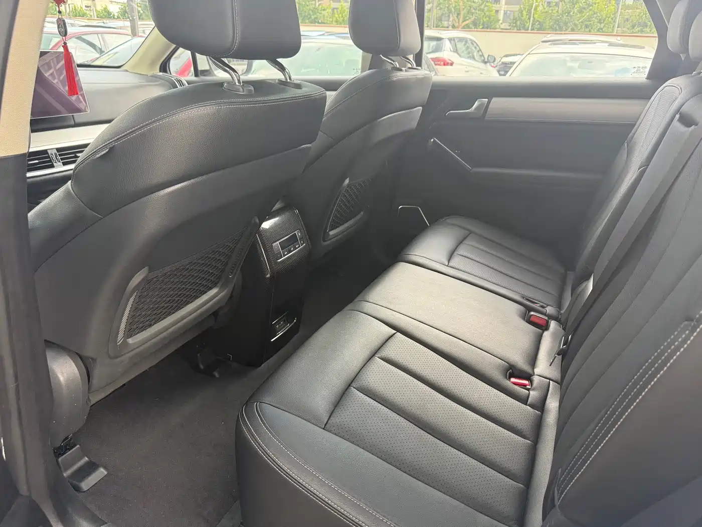 BYD Tang 2018 2018 2.0T Automatic Smart Connection Honor Edition 7-Seater China V