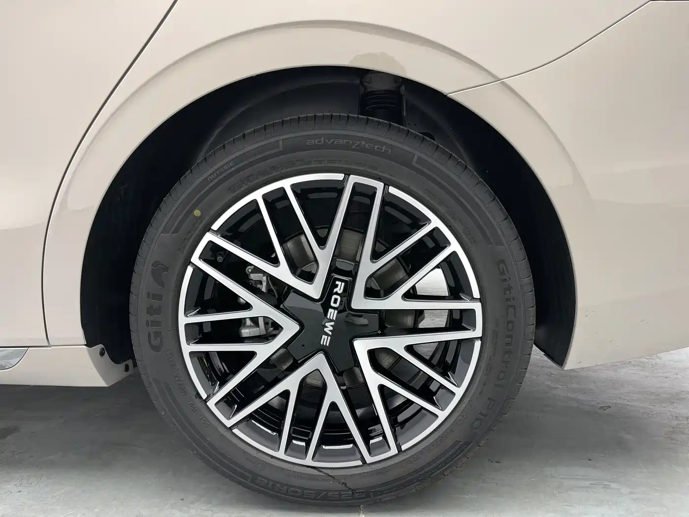 Roewe M7 DMH 2025 2025 1.5T 115km Mid-range