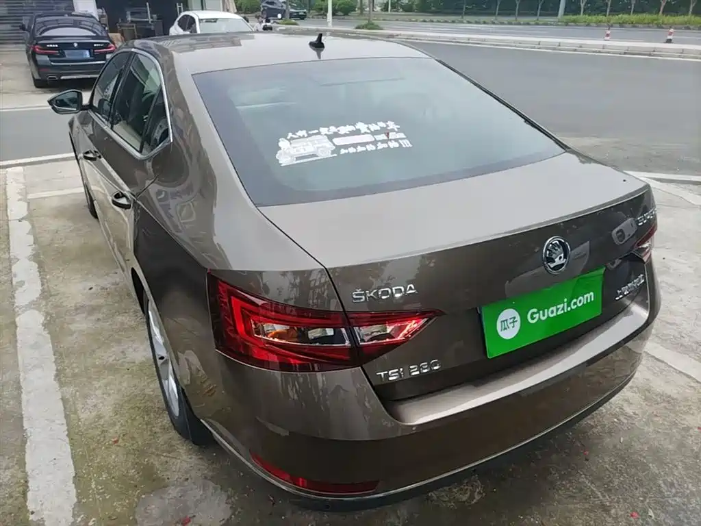 Škoda Superb 2016 TSI280 DSG Pioneer Edition фото 5