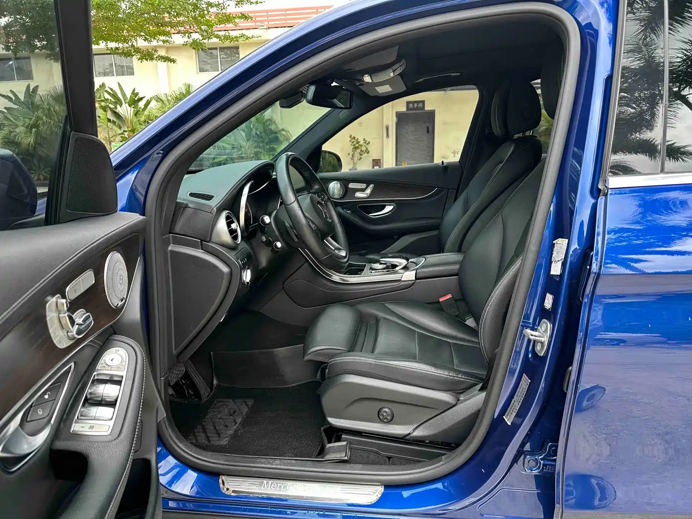 Mercedes-Benz GLC 2016 GLC 300 4MATIC Dynamic фото 4