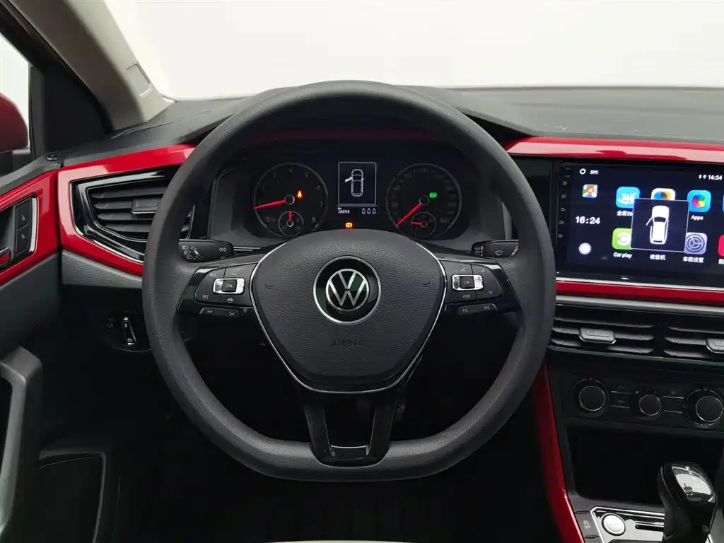 VOLKSWAGEN POLO