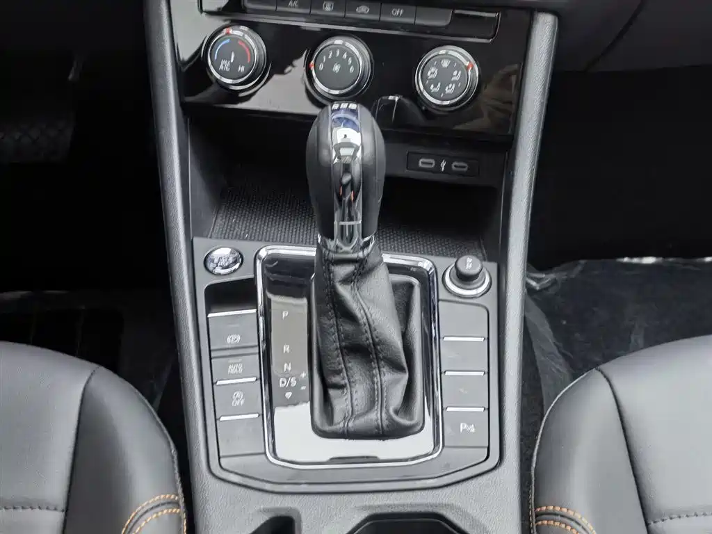 Volkswagen Bora 2023 200TSI DSG Yuexing Edition фото 13