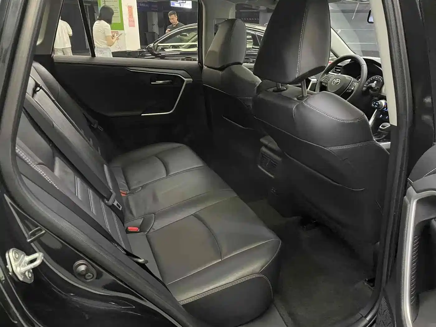 Toyota RAV4 Rongfang 2023 2.0L CVT 2WD Fashion Edition фото 8