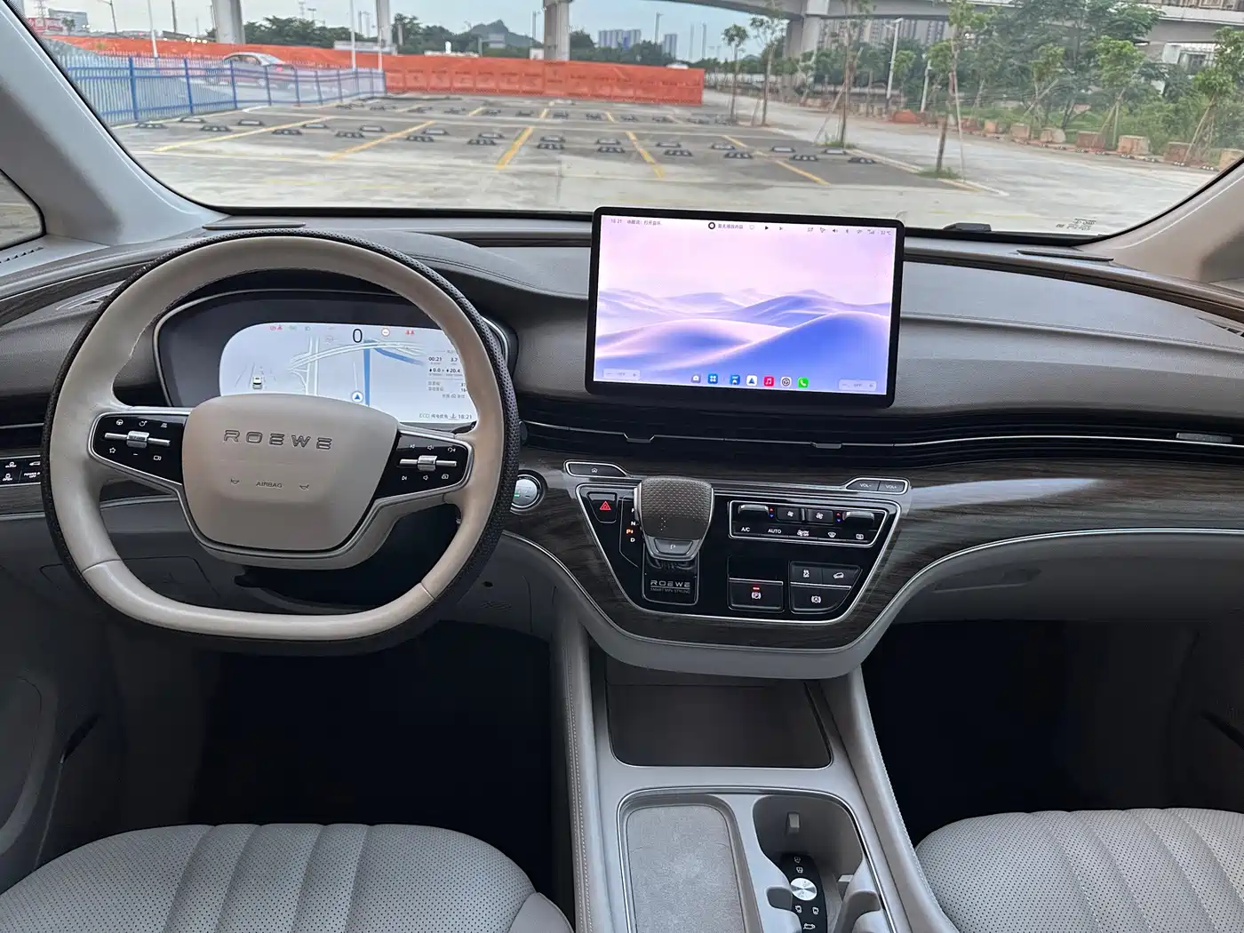 Roewe iMAX8 EV 2024 2025 1.5T DMH Land Luxury Edition